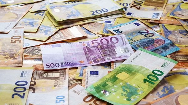 Банки определиха срокове за спиране на плащанията с карта заради еврото