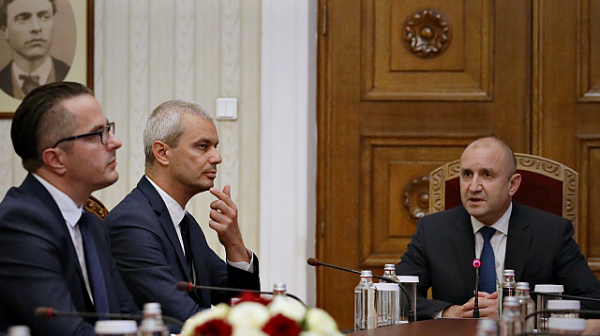 Костадинов: Президентът решава, ако Нинова не върне мандата днес