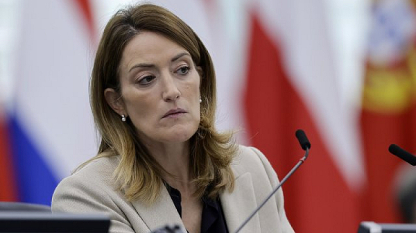 Роберта Мецола: Еврото е знак за това, че България принадлежи в сърцето на Европа