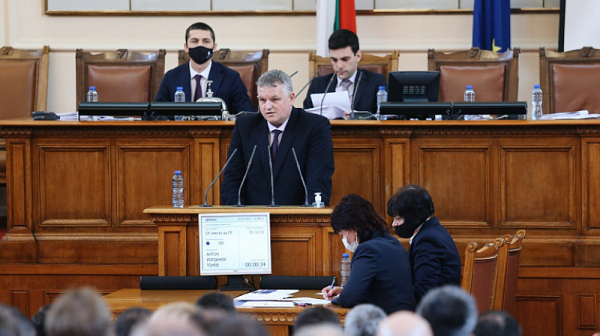 За държава на пауза за половин година без приет бюджет, предупреди Тонев от ПП