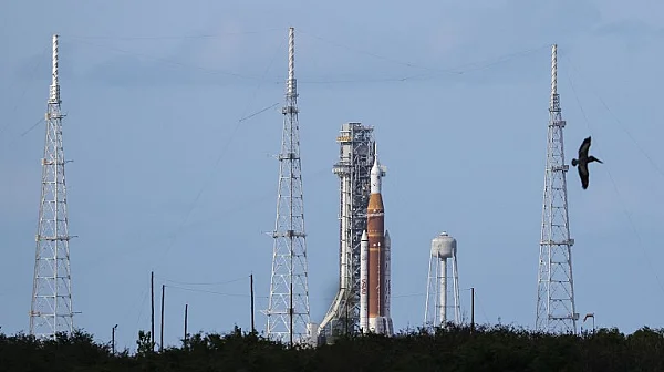 40 минути без връзка: Най-рисковият момент за „Артемис II“