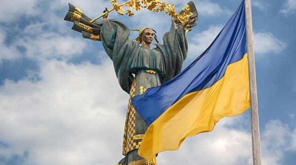 365 дни Украйна воюва за независимостта си! И ще победи. Ние сме с вас, украинци!