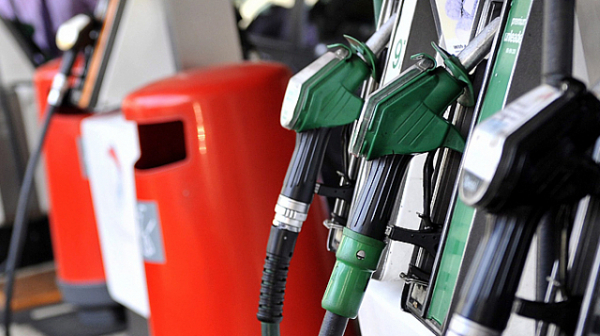Фрогоко: Коронавирусът срина петрола, в България цените на бензина не падат?