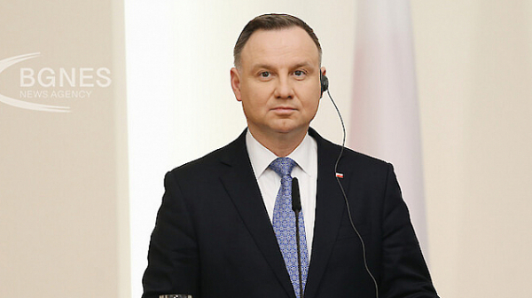 Президентът на Полша Анджей Дуда посети мястото на инцидента