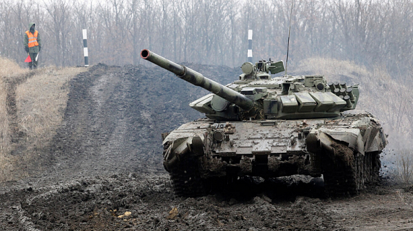 Киев: Русия е почти готова за офанзивата си в Донбас