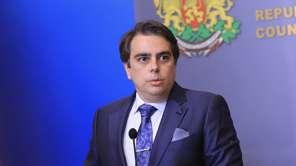 Асен Василев: Заложена е актуализация на пенсиите от 1 октомври