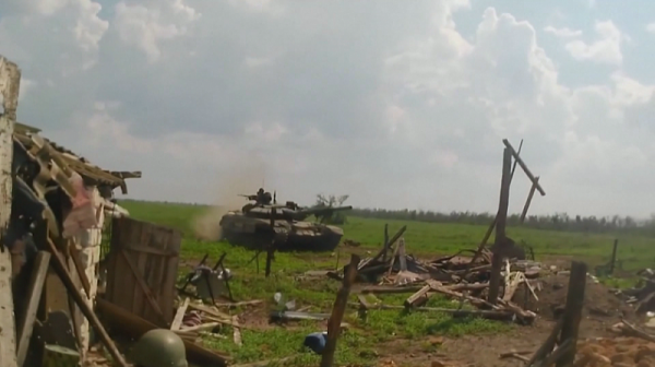 Войната в Украйна: Нови руски обстрели и милиони без ток