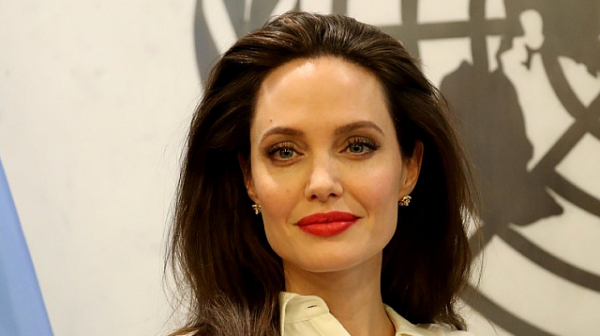 Анджелина Джоли се превъплъщава в Мария Калас