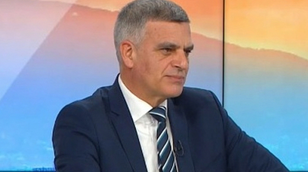 Министър Янев: Не се обсъжда идването на чужди войски в България на политическо ниво