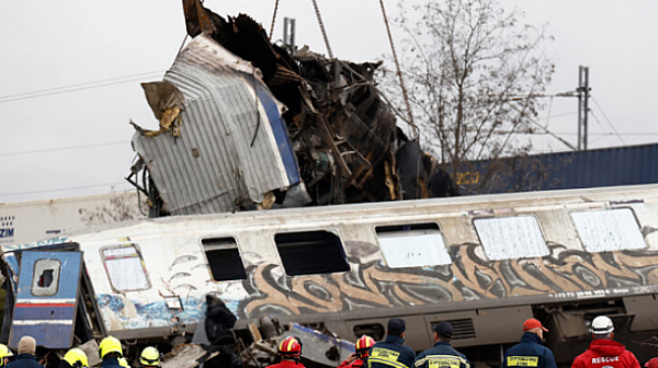 След катастрофата в Гърция: Министърът на транспорта подаде оставка