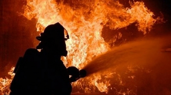 Доброволци от Пловдив се включиха в потушаването на пожара край Кирково