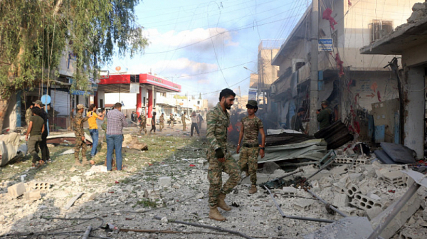 Камион-бомба уби най-малко петима след атентат в Афганистан
