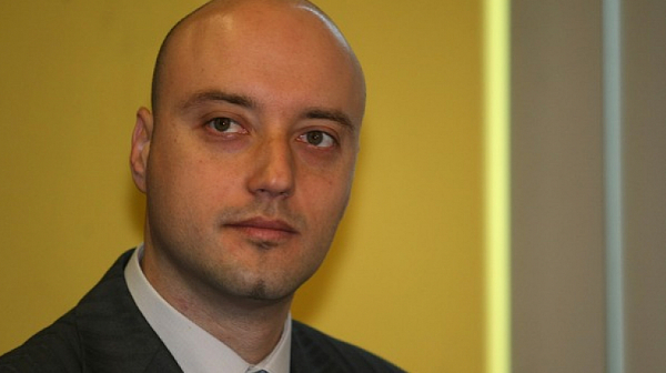 Славов от ПП-ДБ: Най-добрият шанс е правителство на малцинството с ”конституционни гласове”
