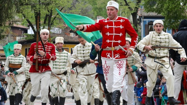 С литийно шествие в Клисура започнаха честванията на 147 години от Априлската епопея