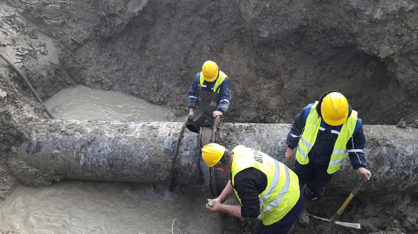 10 нови теча се появиха на водопровода в Шумен, може пак да спре водата