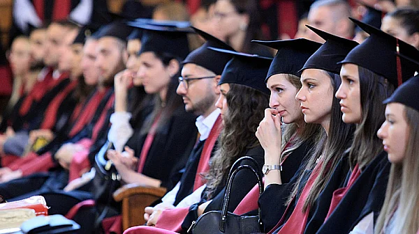 4 млн. евро дупка в университетите удря най-умните студенти