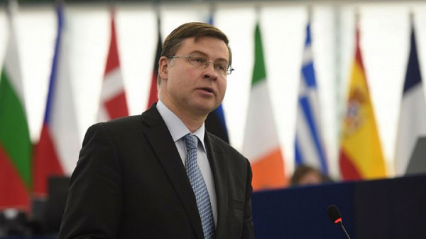 Валдис Домбровскис: Забавянето за еврозоната не трябва да ви обезкуражава