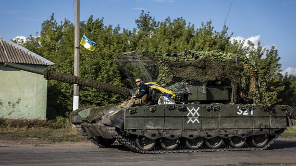 Бивш генерален секретар на НАТО: Без решителни действия Европа рискува „вечна война“ в Украйна