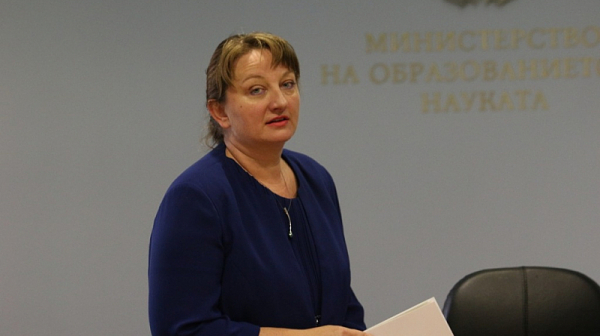 Сачева обяснява за разходването на европари след скандала в „Красно село“