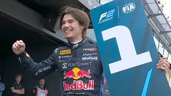Никола Цолов с първа победа във Формула 2