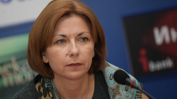 Боряна Димитрова: Президентът и политическите партии играят на Черен Петър