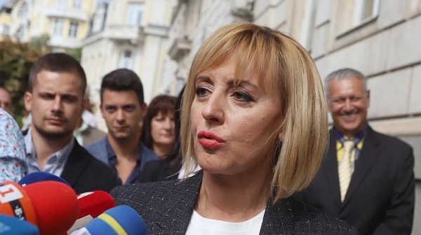 В понеделник Манолова обявява как ще се яви на следващите избори