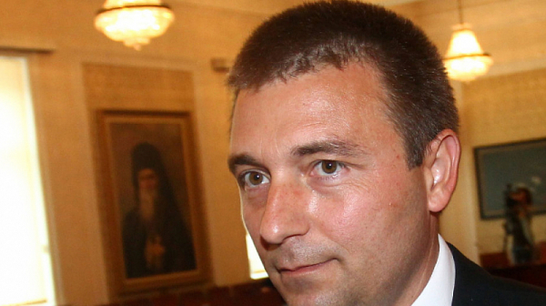 Съдът върна на работа уволнен от Стефан Янев зам.-шеф на ДАНС