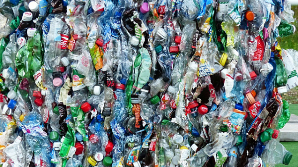 Всеки жител на ЕС изхвърля средно по 34.6 кг пластмасови отпадъци