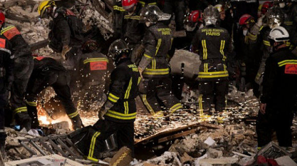 Две сгради рухнаха в Бордо, има ранени