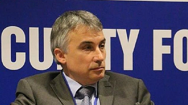 Експертът Пламен Димитров: Реанимирана опашата лъжа за азербайджанския газ след срещите на Кирил Петков в Баку