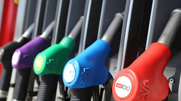 Експерт: Цените на горивата може и да паднат лятото