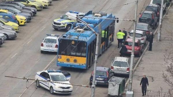 Тролей блъсна пешеходка в София. Жената е починала на място