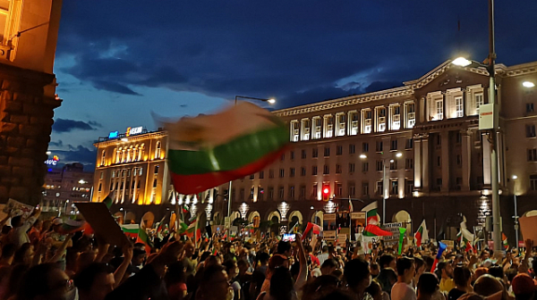Пеканов: Протестите бяха полъх на надежда и споделена вяра, че България може да се развива по-амбициозно