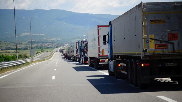 Шофьори на камиони ще влизат в Англия с тест за коронавирус