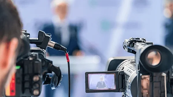 Контрол над обществените медии: Новият фронт на политическо влияние в Европа