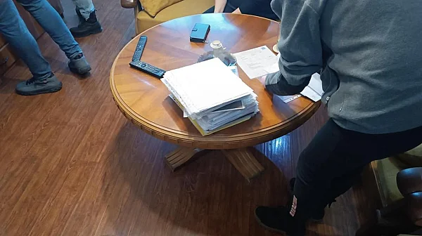 Разбиха престъпна група за имотни измами, действала в Перник, София и Дупница