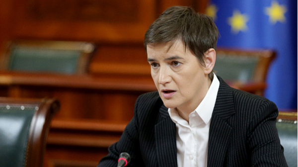 Премиерът обвини опозицията, че политизира двете масови убийства в Сърбия, за да атакува президента