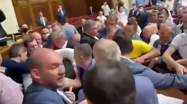 Меле в украинския парламент /видео/