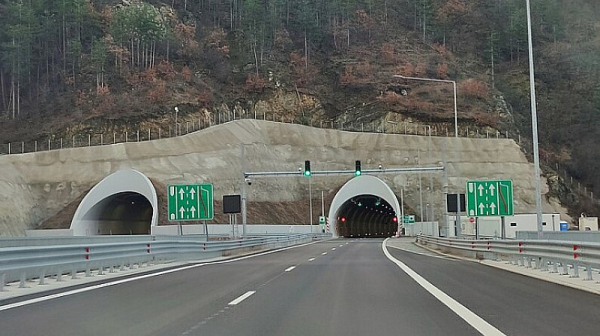 Ограничават движението в тръбата за Кулата на тунел 