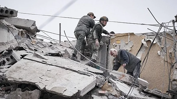 Украйна започва принудителна евакуация на деца от град Славянск в Донбас