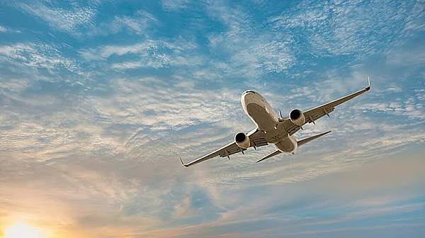 Дим от колесника и блокиран двигател: Авария със самолет на Swiss Air, има пострадали