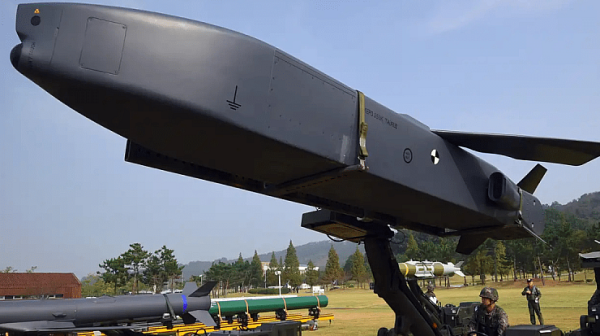 Мерц обеща да въоръжи украинската армия с далекобойни оръжия