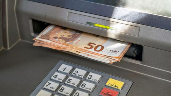 Революционна промяна: Касите на магазините стават банкомати