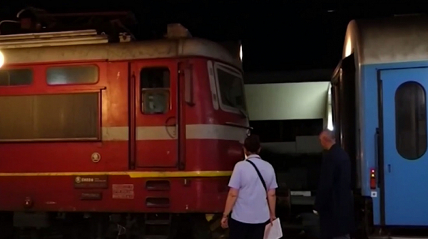 Почина младежът, пострадал при зверския удар между влак и кола край Разград