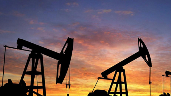 Bloomberg: Русия ще продава петрол на Индия на цена 2,5 пъти по-ниска от пазарната