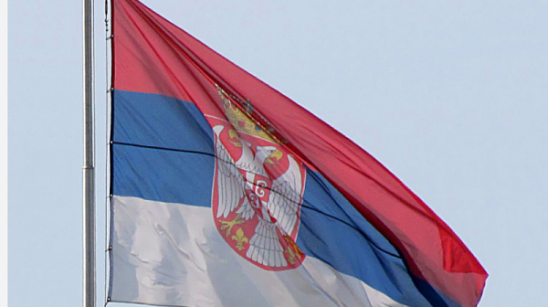 Тийнейджър размаха пластмасов пистолет в сръбско училище ден след трагедията в Белград