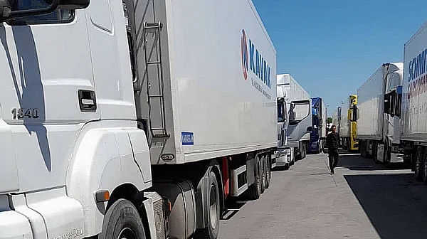 От утре: Блокади по западната граница заради нови правила за шофьорите