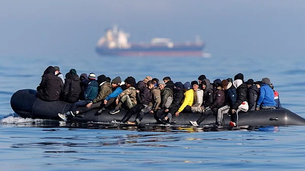 Все по-малко хотели приютяват бежанци във Великобритания
