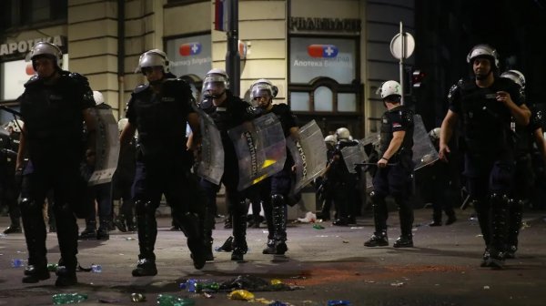 Кой финансира погромите? МВР обискира заложни къщи и бързи кредити в София (обновена)