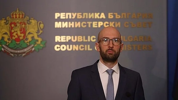 Министър Клисурски е готов за преговори с парламента за удължителния закон за бюджета